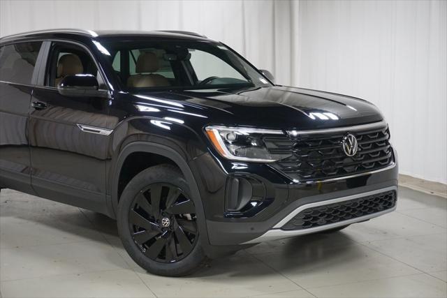 new 2025 Volkswagen Atlas Cross Sport car, priced at $44,103