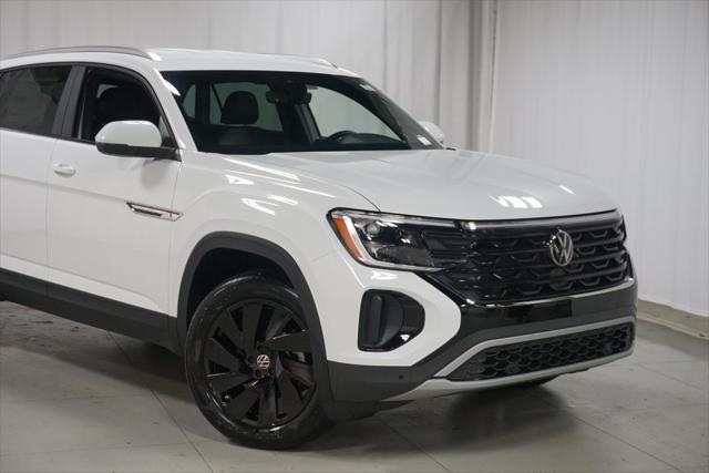 new 2024 Volkswagen Atlas Cross Sport car, priced at $39,372