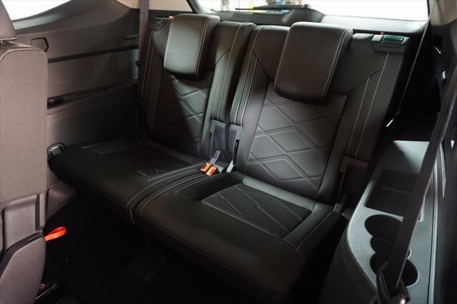 new 2025 Volkswagen Atlas car, priced at $39,636