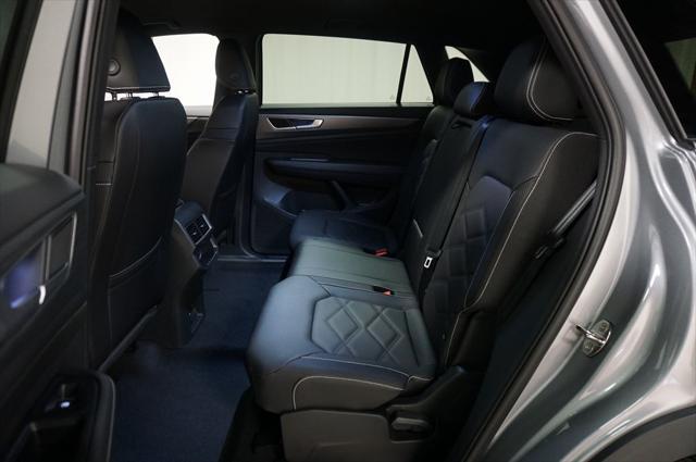 new 2025 Volkswagen Atlas Cross Sport car, priced at $39,014