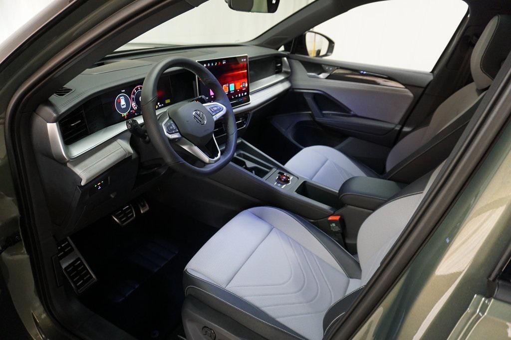 new 2025 Volkswagen Tiguan car, priced at $38,000