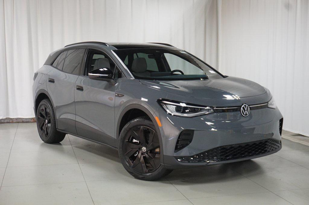 new 2025 Volkswagen ID.4 car, priced at $50,040