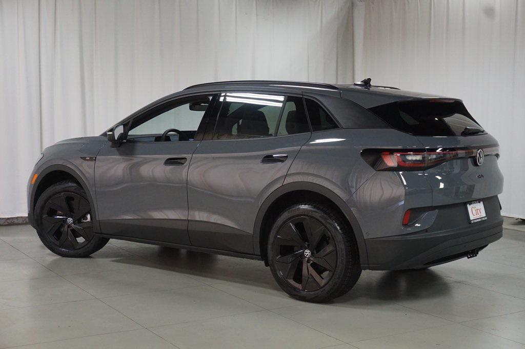 new 2025 Volkswagen ID.4 car, priced at $50,040