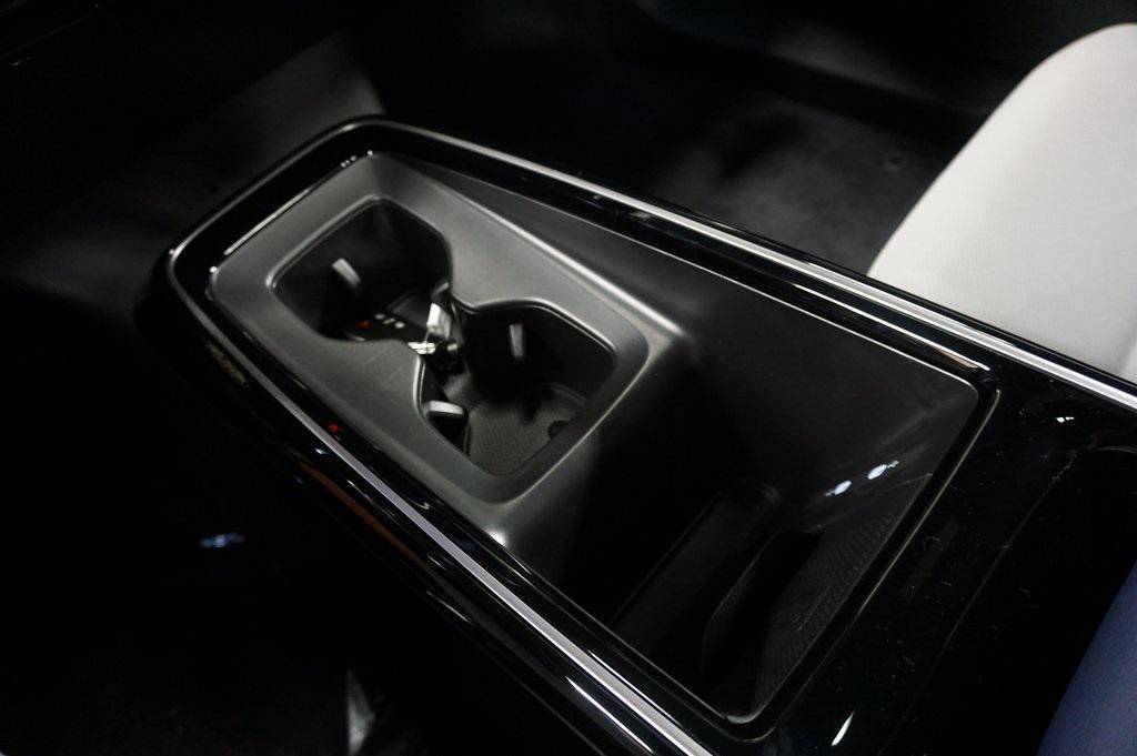 new 2025 Volkswagen ID.4 car, priced at $50,040