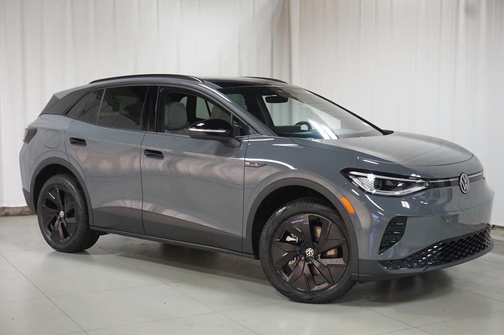 new 2025 Volkswagen ID.4 car, priced at $50,040