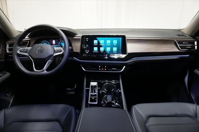 new 2025 Volkswagen Atlas car, priced at $45,926