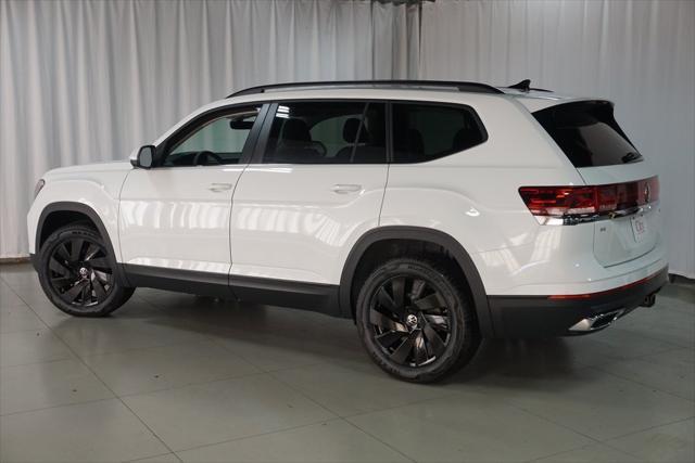 new 2025 Volkswagen Atlas car, priced at $45,073