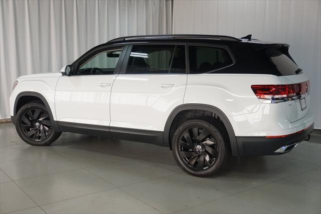 new 2024 Volkswagen Atlas car, priced at $44,668