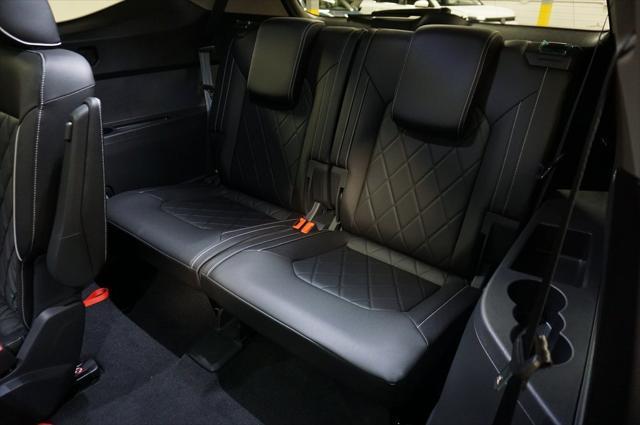 new 2025 Volkswagen Atlas car, priced at $50,684