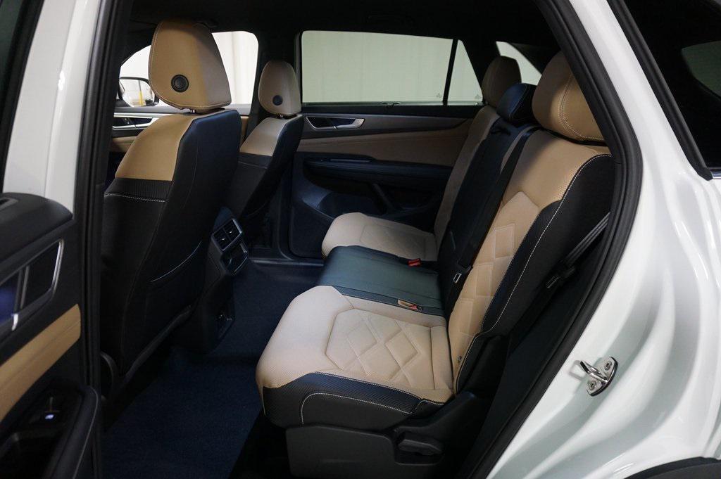 new 2025 Volkswagen Atlas Cross Sport car, priced at $42,110