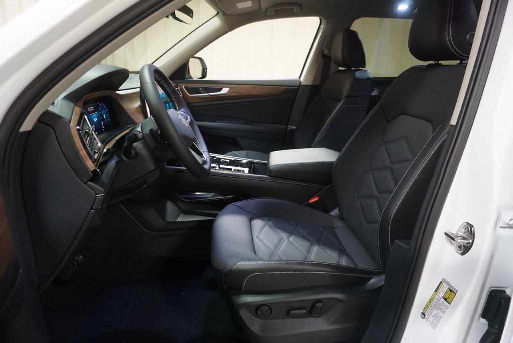 used 2024 Volkswagen Atlas car, priced at $34,890