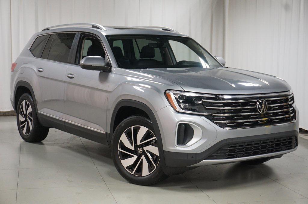 new 2025 Volkswagen Atlas car, priced at $43,420