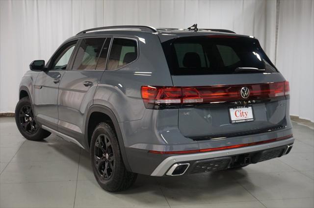new 2025 Volkswagen Atlas car, priced at $43,764