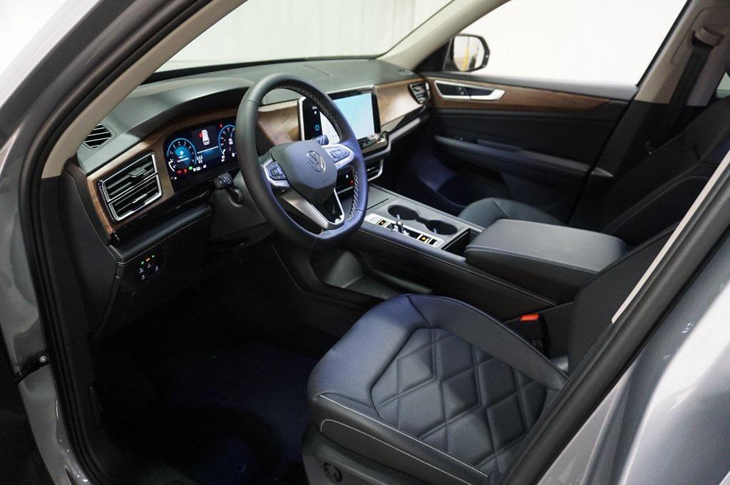 new 2025 Volkswagen Atlas car, priced at $34,636