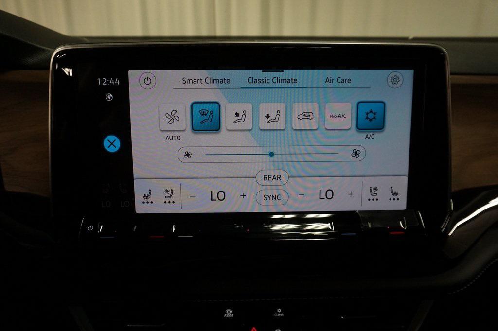 new 2025 Volkswagen Atlas car, priced at $34,636