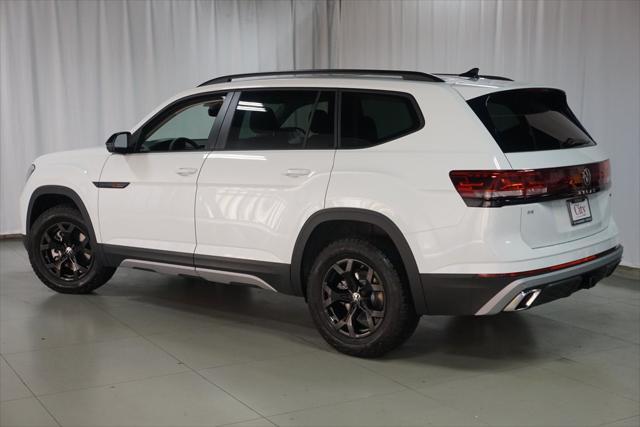 new 2025 Volkswagen Atlas car, priced at $46,002