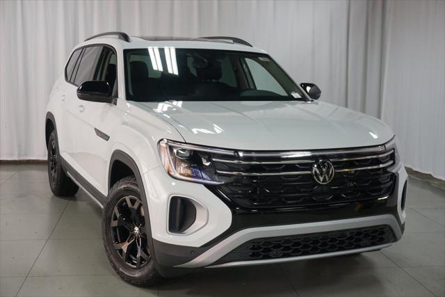 new 2025 Volkswagen Atlas car, priced at $46,002