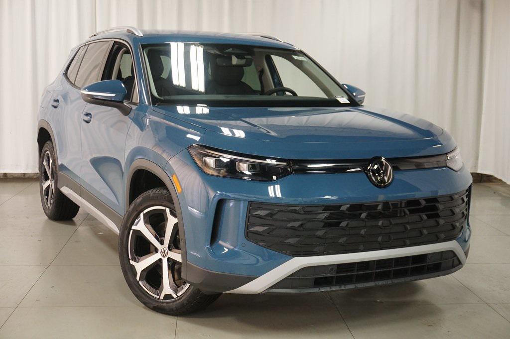 new 2025 Volkswagen Tiguan car, priced at $34,665