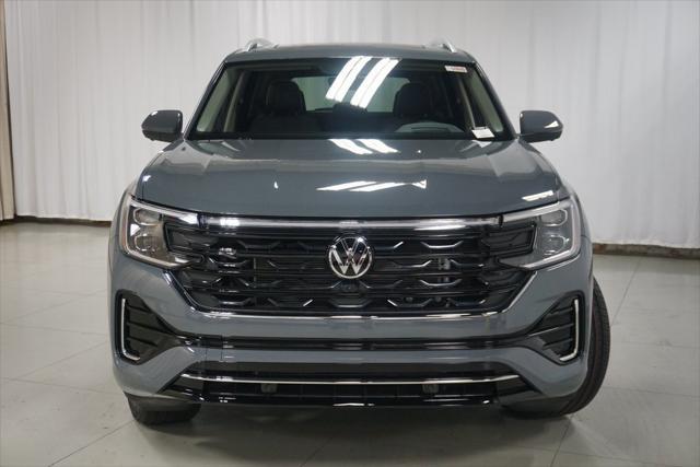 new 2025 Volkswagen Atlas car, priced at $52,175