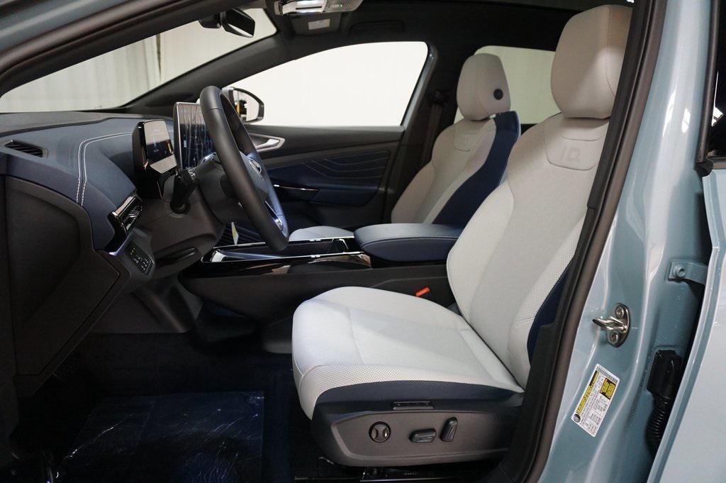 new 2025 Volkswagen ID.4 car, priced at $45,942