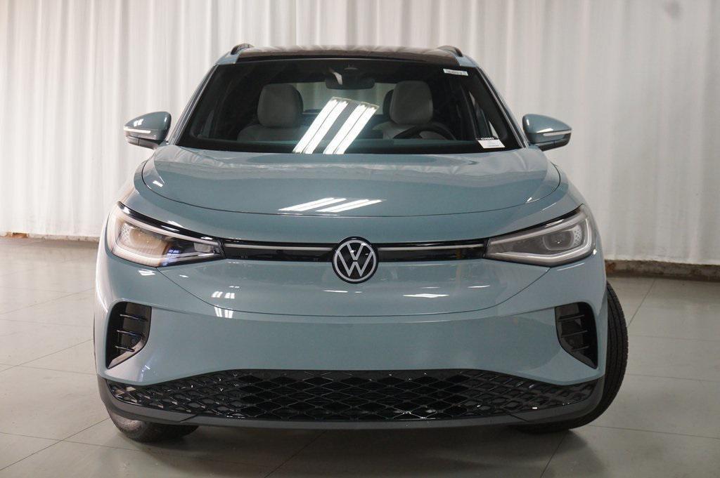 new 2025 Volkswagen ID.4 car, priced at $45,942