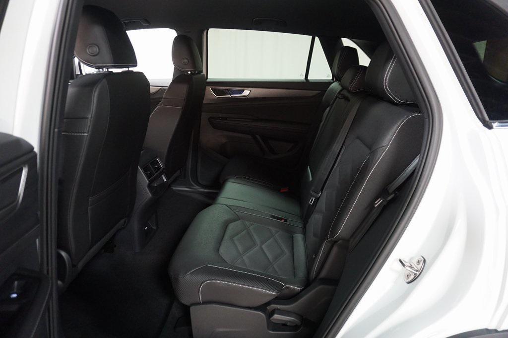 new 2026 Volkswagen Atlas Cross Sport car, priced at $43,256