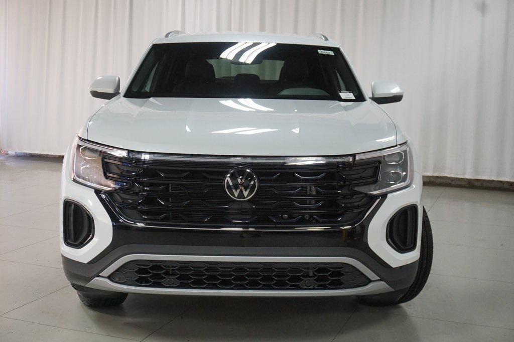 new 2026 Volkswagen Atlas Cross Sport car, priced at $43,256
