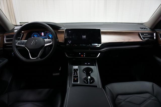 new 2025 Volkswagen Atlas car, priced at $39,636