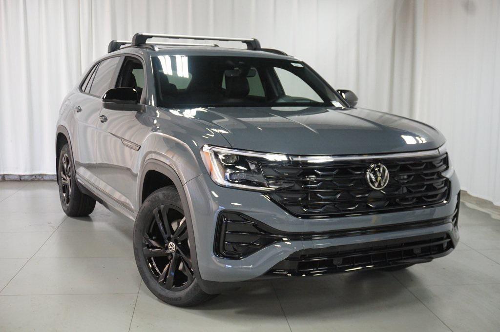 new 2026 Volkswagen Atlas Cross Sport car, priced at $53,826
