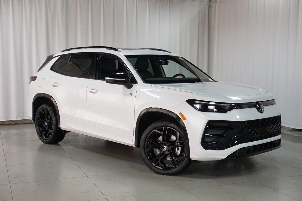 new 2025 Volkswagen Tiguan car, priced at $38,370