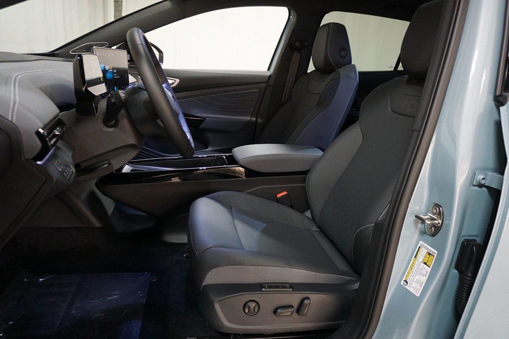 new 2025 Volkswagen ID.4 car, priced at $49,626