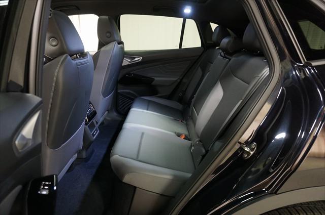 new 2025 Volkswagen ID.4 car, priced at $46,530