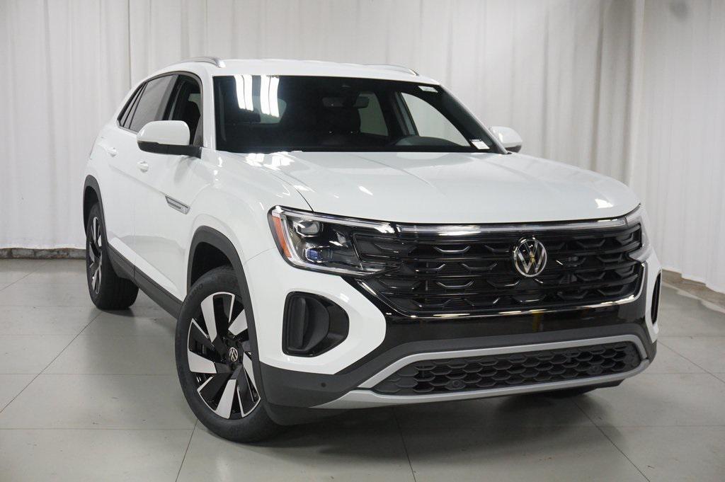 new 2025 Volkswagen Atlas Cross Sport car, priced at $40,059