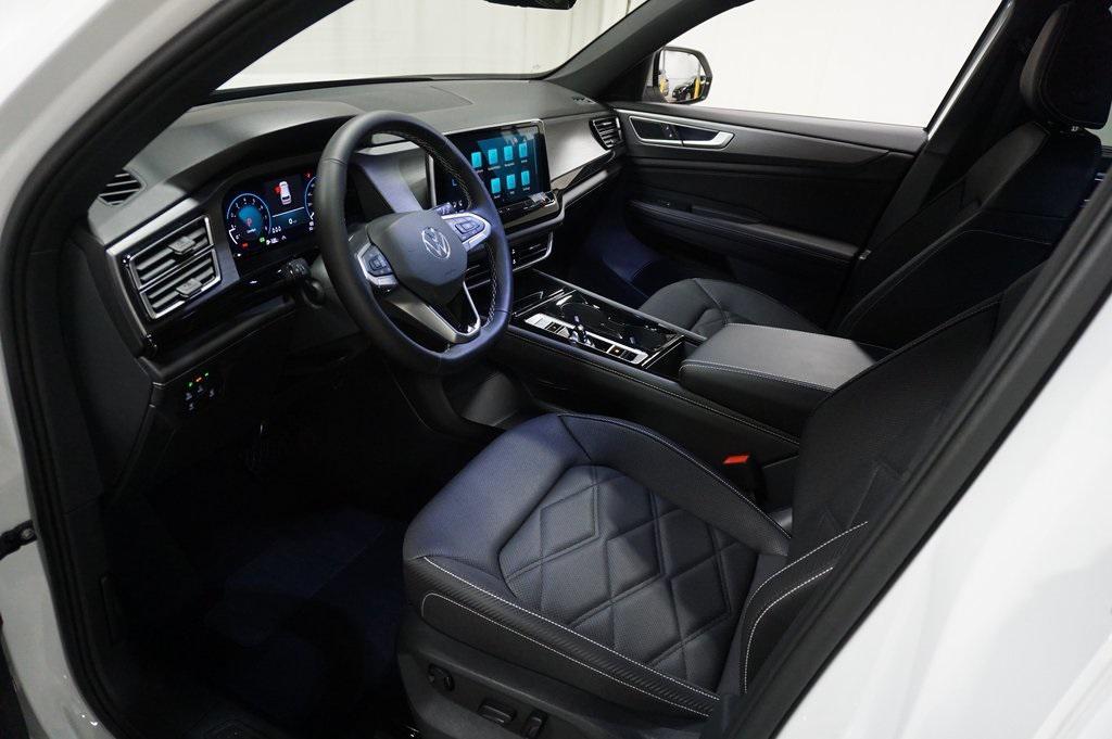 new 2025 Volkswagen Atlas Cross Sport car, priced at $40,059
