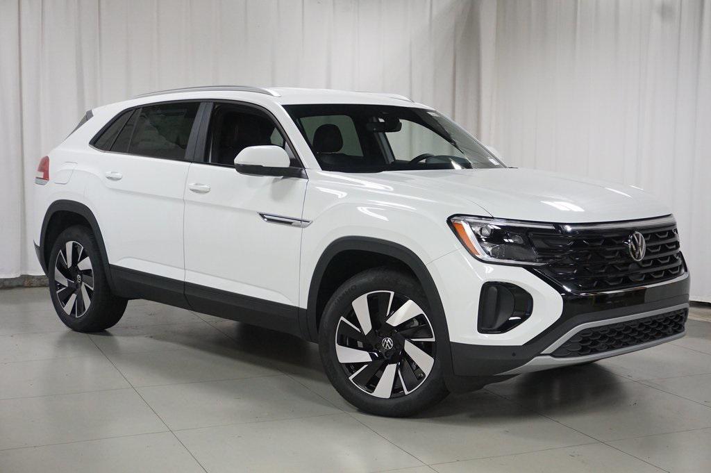 new 2025 Volkswagen Atlas Cross Sport car, priced at $40,059