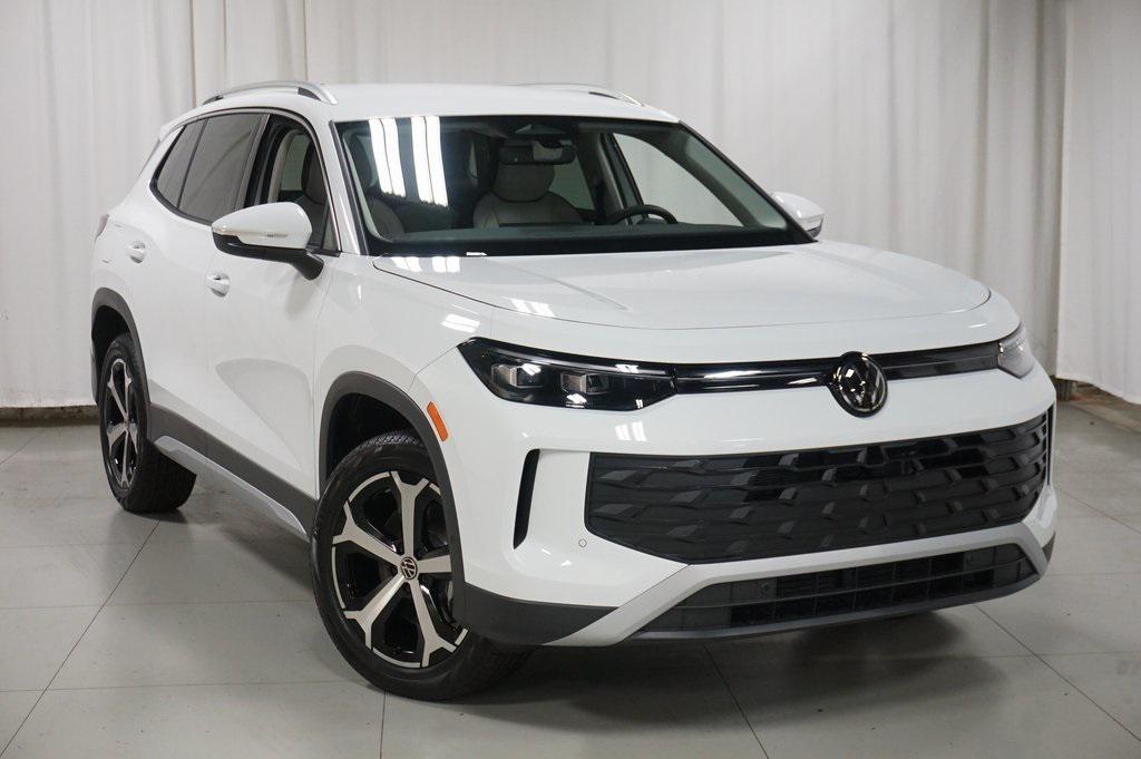 new 2025 Volkswagen Tiguan car, priced at $33,502
