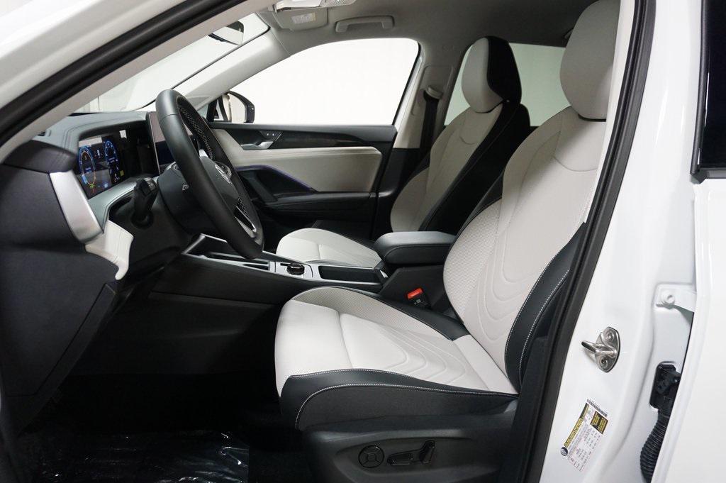 new 2025 Volkswagen Tiguan car, priced at $33,502