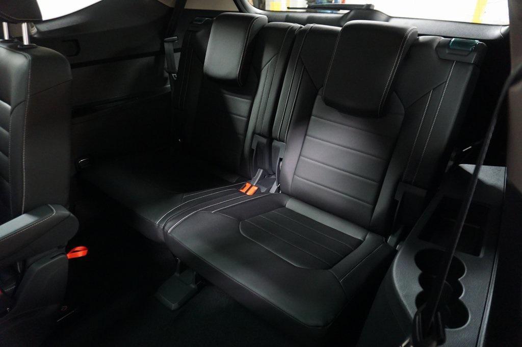 new 2025 Volkswagen Atlas car, priced at $44,607