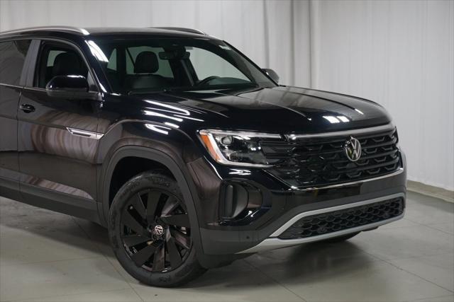 new 2025 Volkswagen Atlas Cross Sport car, priced at $44,103