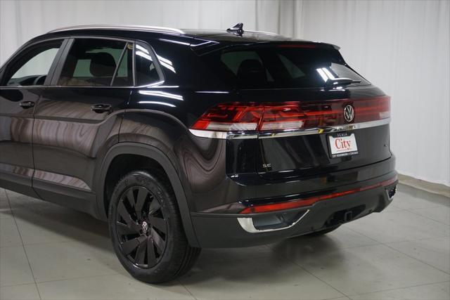 new 2025 Volkswagen Atlas Cross Sport car, priced at $44,103