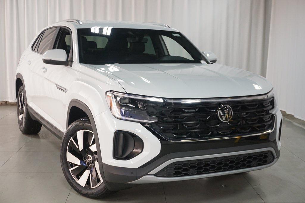 new 2025 Volkswagen Atlas Cross Sport car, priced at $41,559