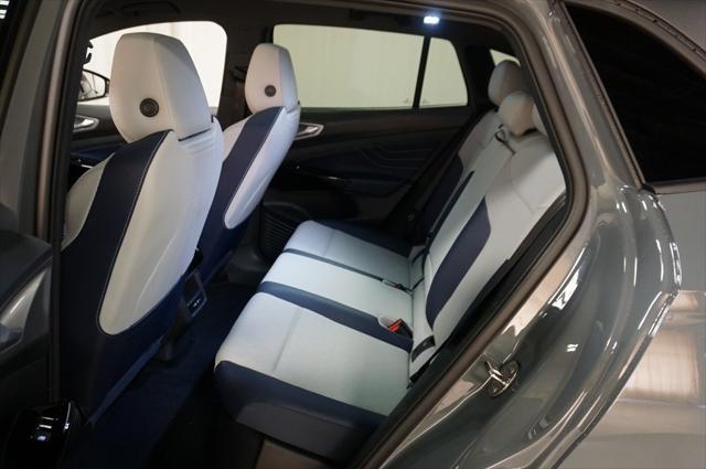 new 2025 Volkswagen ID.4 car, priced at $49,432