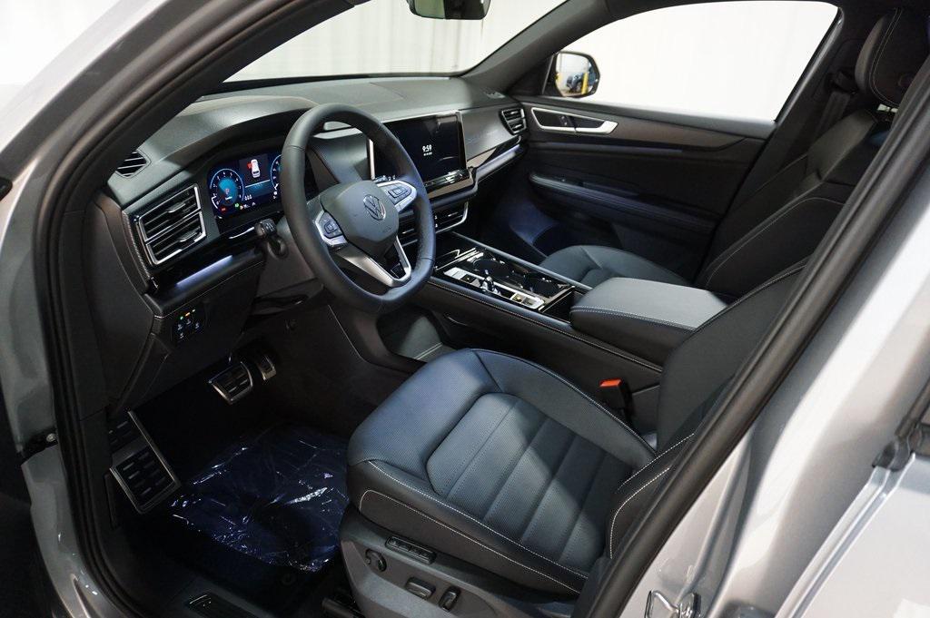 new 2026 Volkswagen Atlas Cross Sport car, priced at $53,371