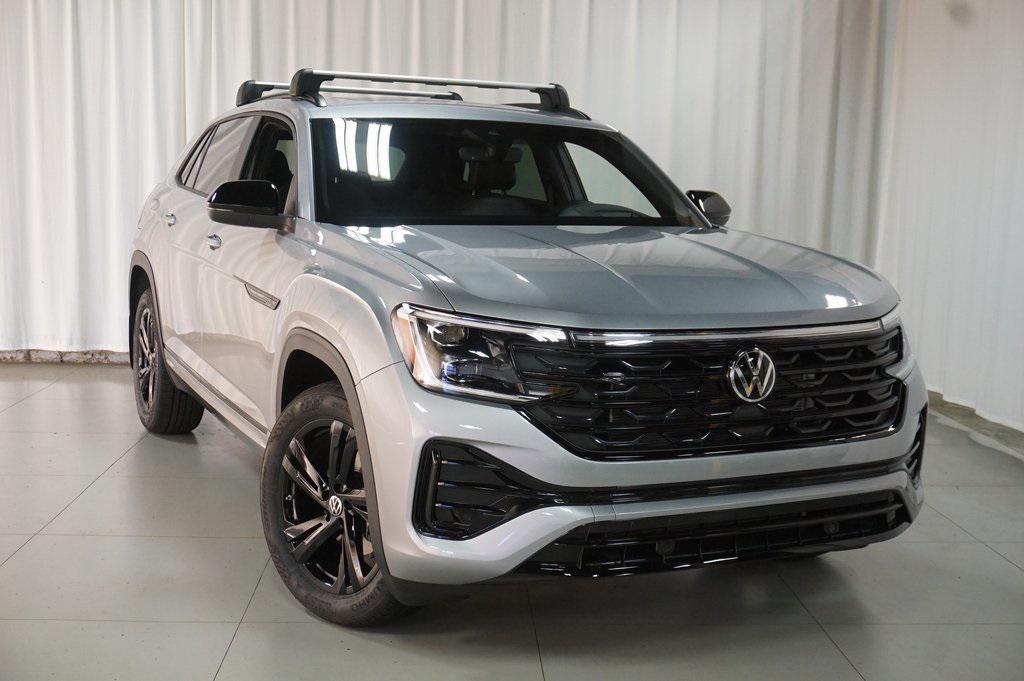 new 2026 Volkswagen Atlas Cross Sport car, priced at $53,371