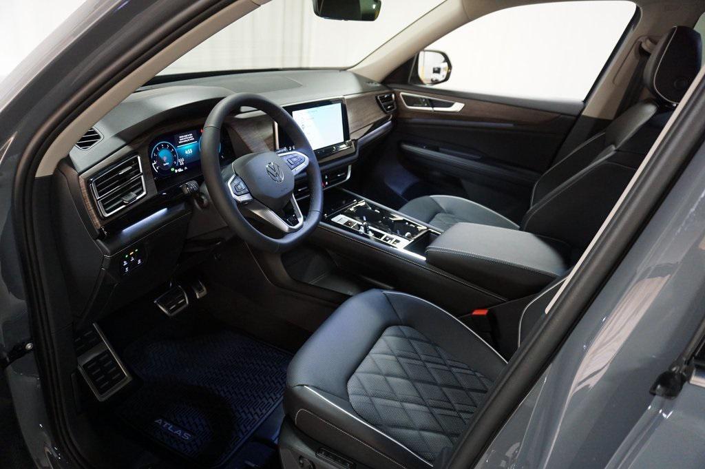 new 2026 Volkswagen Atlas car, priced at $57,906