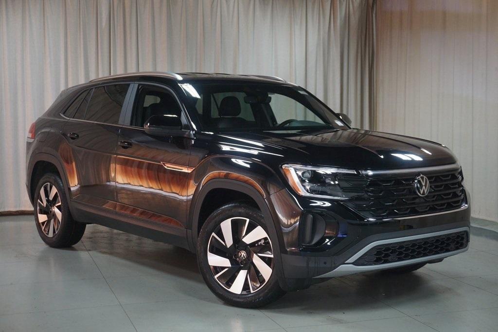 new 2024 Volkswagen Atlas Cross Sport car, priced at $39,830