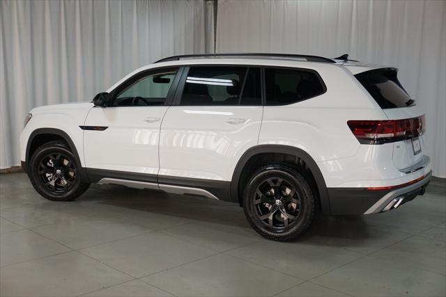 new 2025 Volkswagen Atlas car, priced at $44,904