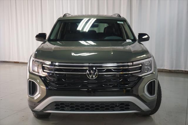 new 2025 Volkswagen Atlas car, priced at $45,404