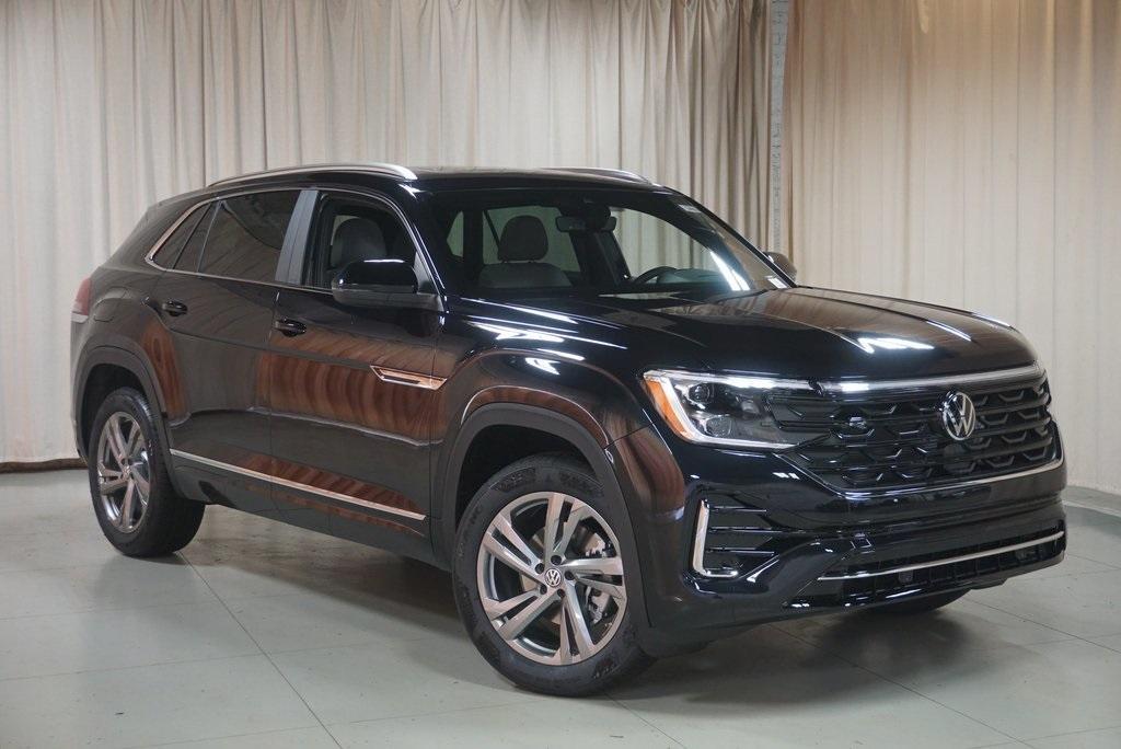 new 2024 Volkswagen Atlas Cross Sport car, priced at $47,317