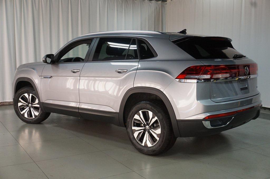 new 2026 Volkswagen Atlas Cross Sport car, priced at $40,768